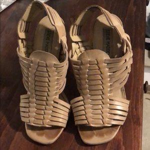 Sale! 🎉🎊 Steve Madden caged heel